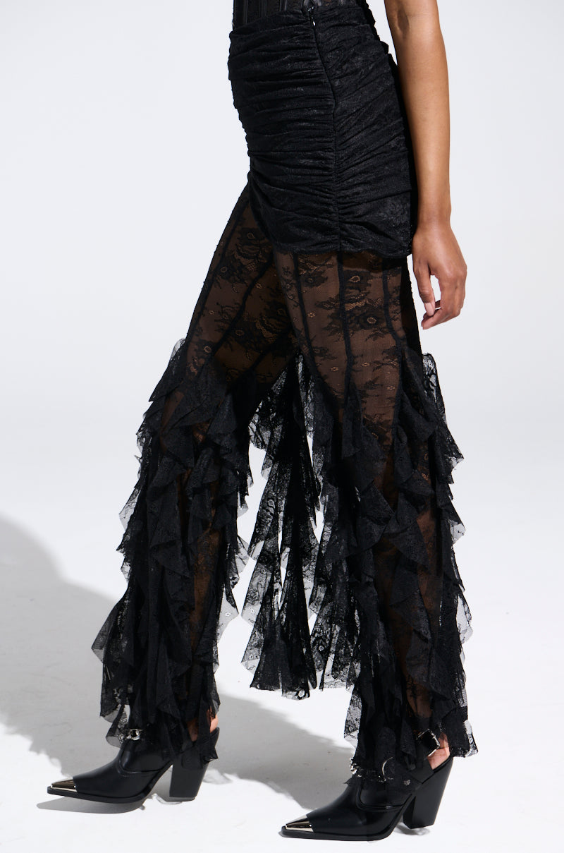 RUFFLE QUEEN LACE SKIRTED LEGGING