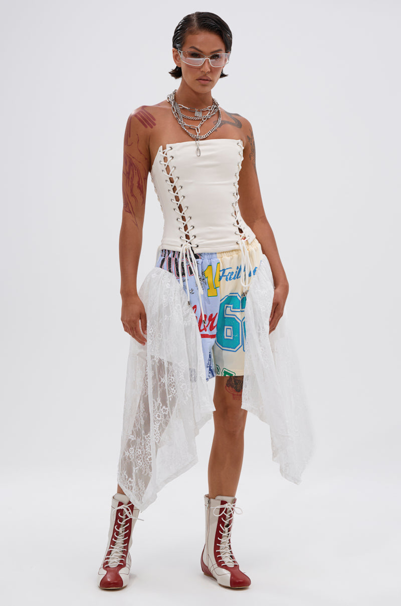 CARLY LACE GRAPHIC SHORT