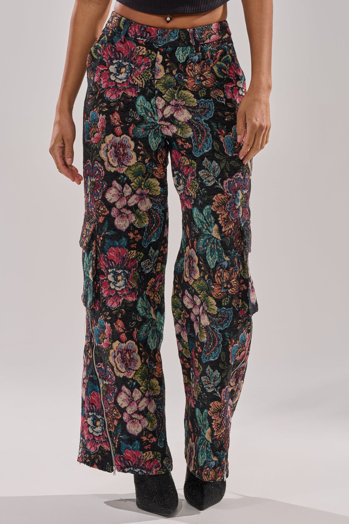 PRETTY LITTLE LADY BROCADE TROUSER