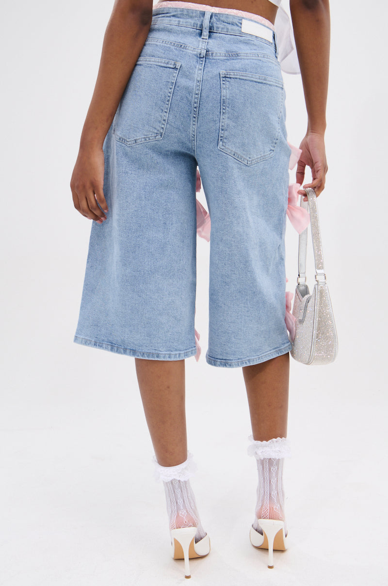 BOWS ALL OVER DENIM BERMUDA SHORT