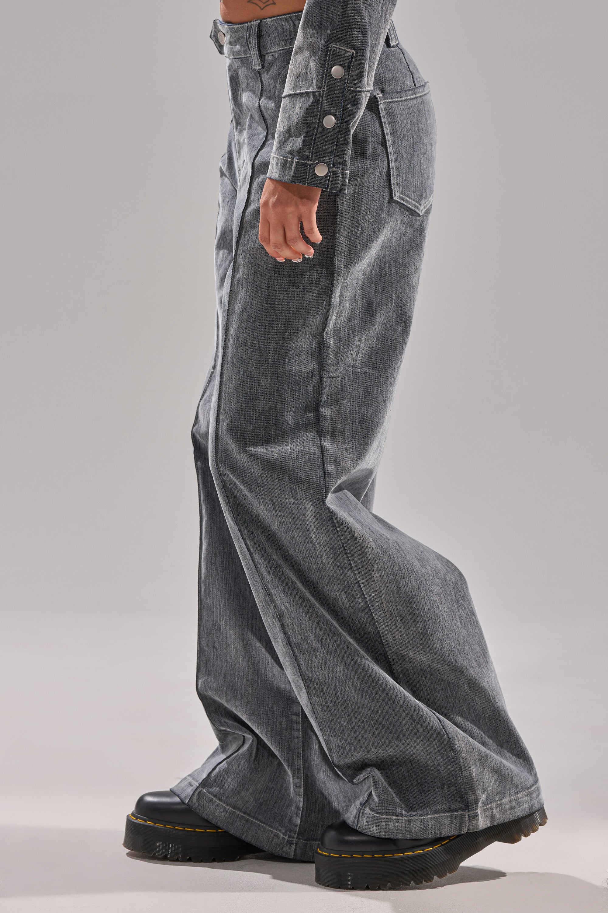 CATCHING EYES VELVET DENIM WIDE-LEG PANT