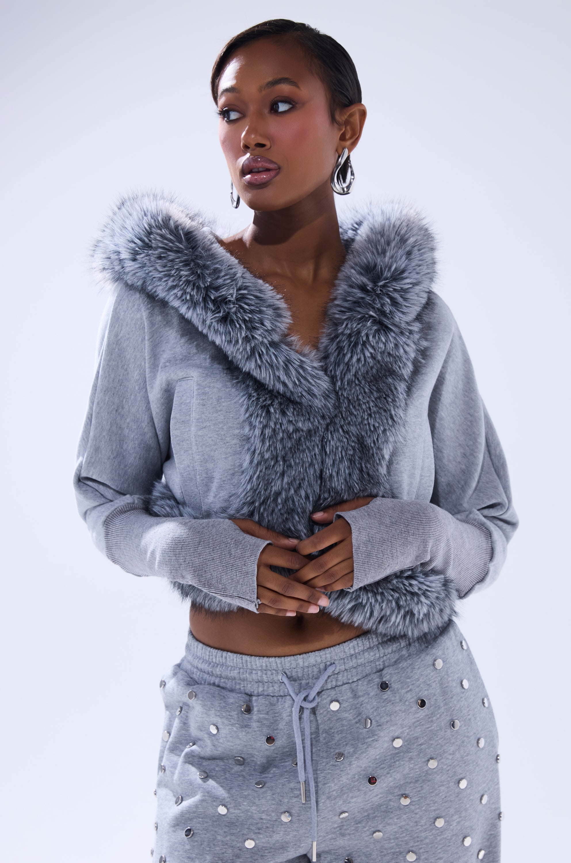 MOVIN DIFFERENT SWEATSHIRT WITH FUR TRIM