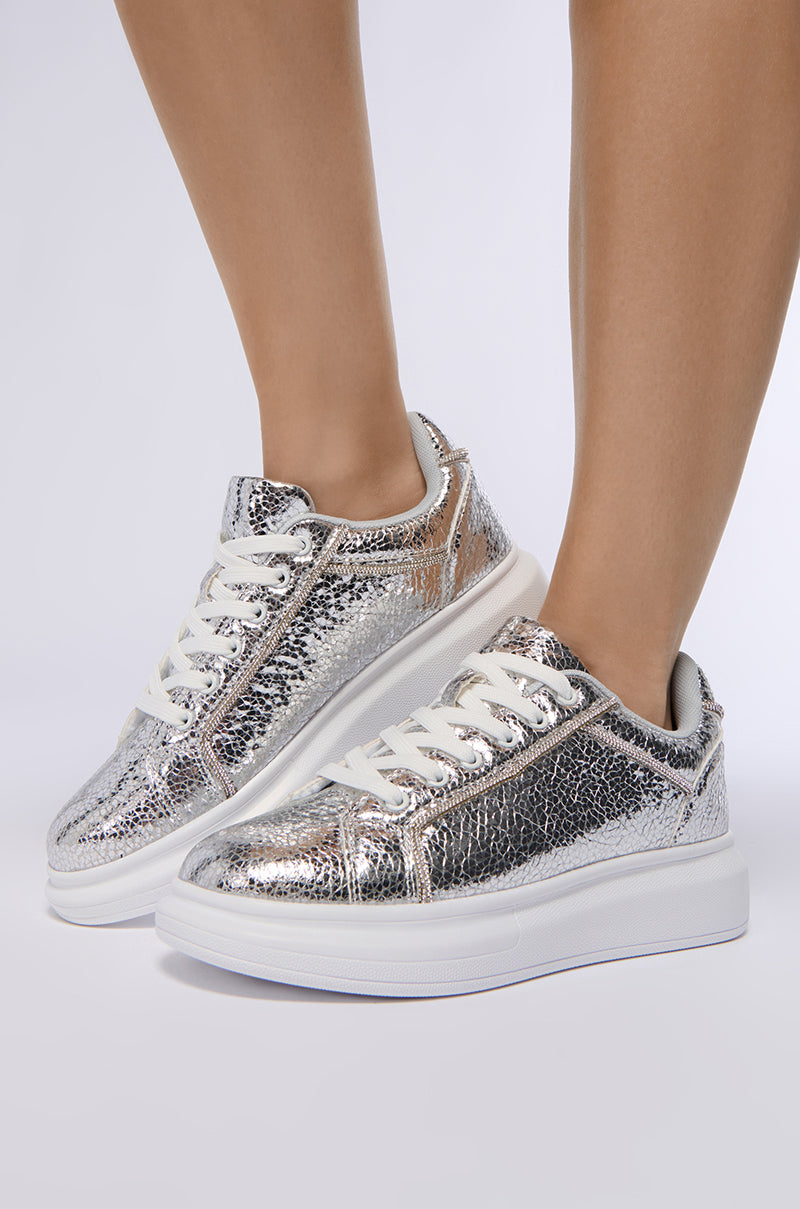 AZALEA WANG MERLINA SILVER CRACKLE SNEAKER