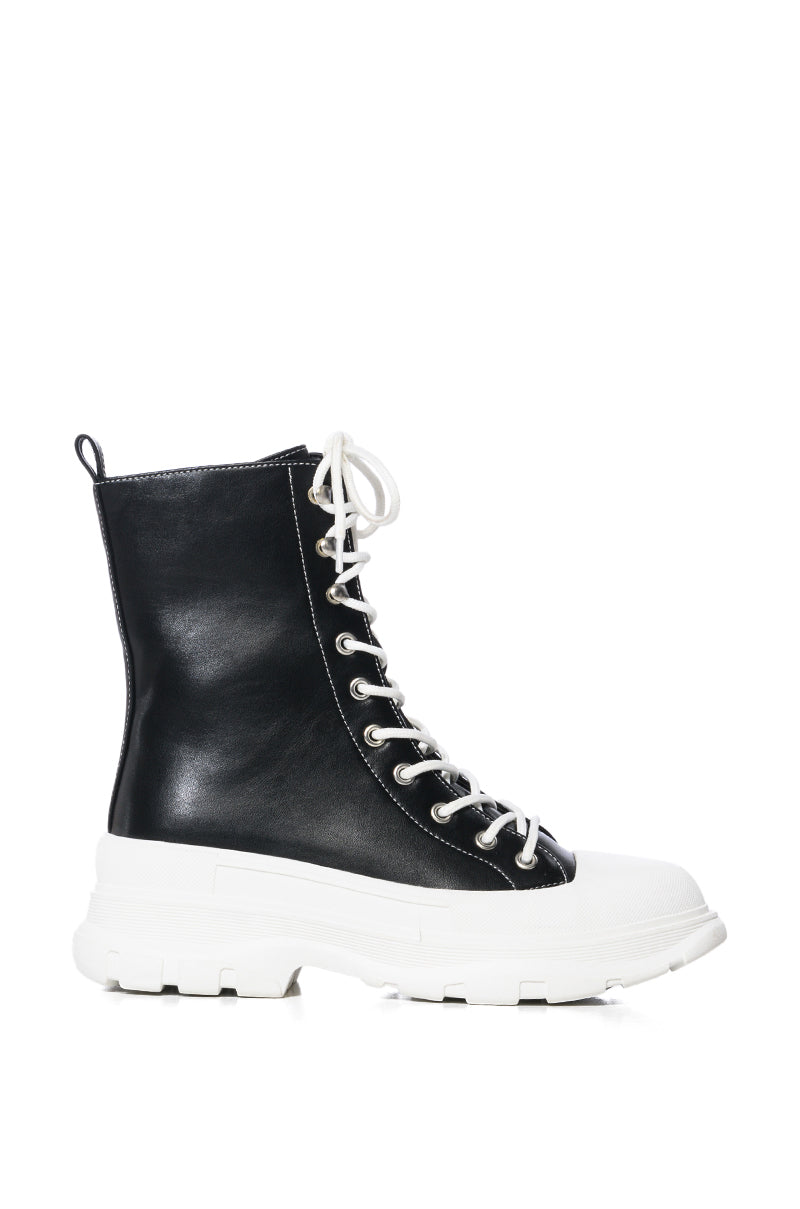 AZALEA WANG NEVER MISTAKEN FLATFORM SNEAKER IN BLACK MULTI